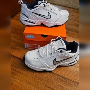 Men's Nike sneakers